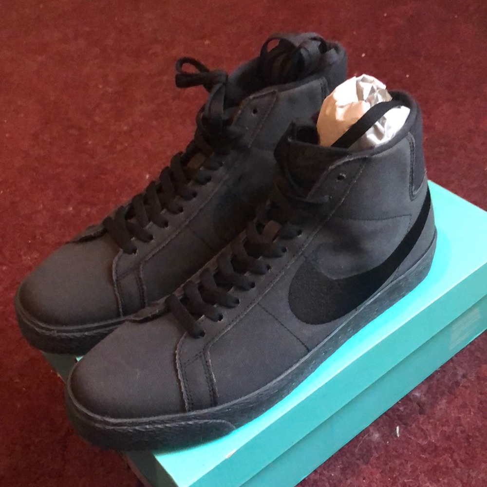 Blazer SB Black Nike Sneakers 11.5